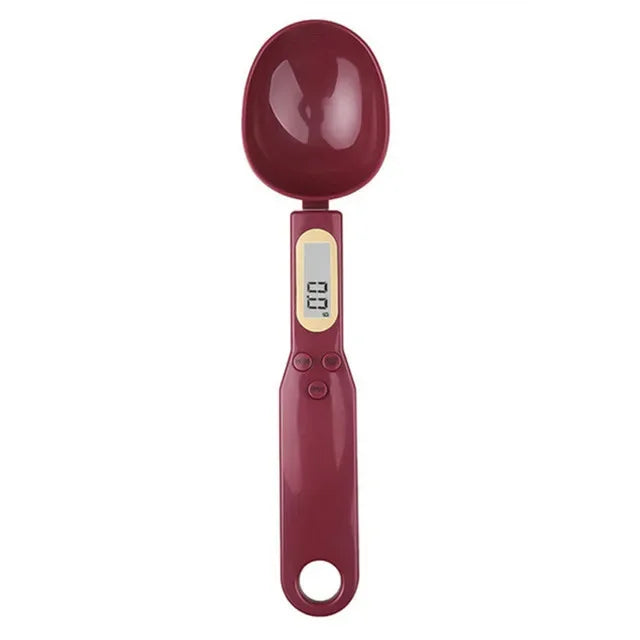 Shoppikala digital measuring spoon with LCD display, 500g capacity, used for precise measuring of milk, coffee, sugar in the kitchen.